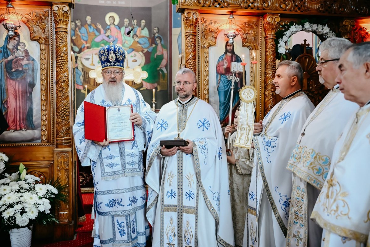 Hramul Parohiei „Intrarea în biserică a Maicii Domnului” din Gherla 348701