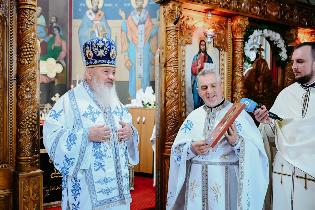 Hramul Parohiei „Intrarea în biserică a Maicii Domnului” din Gherla 348702