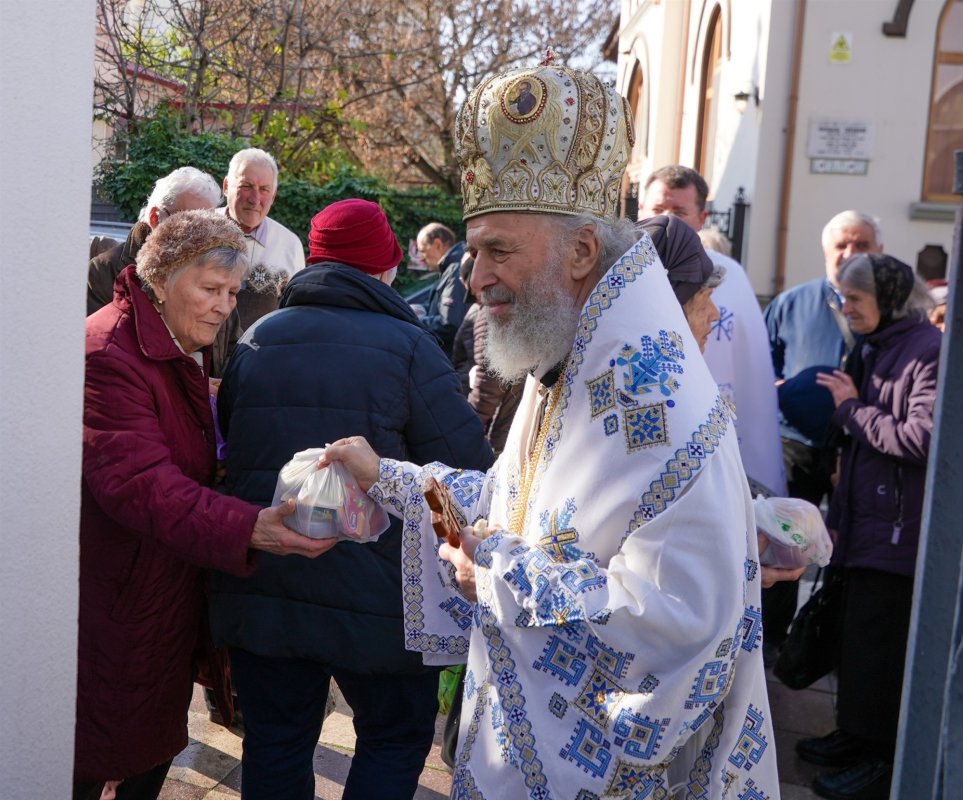 Sărbătoarea unei biserici istorice din municipiul Galaţi 348743