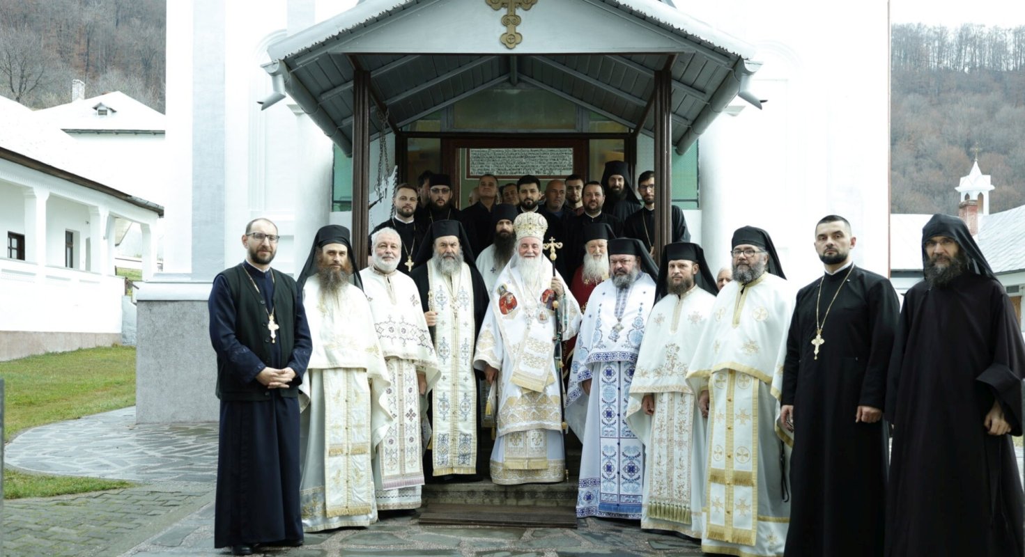 Sărbătoarea Vovideniei la Mănăstirea Frăsinei 348725