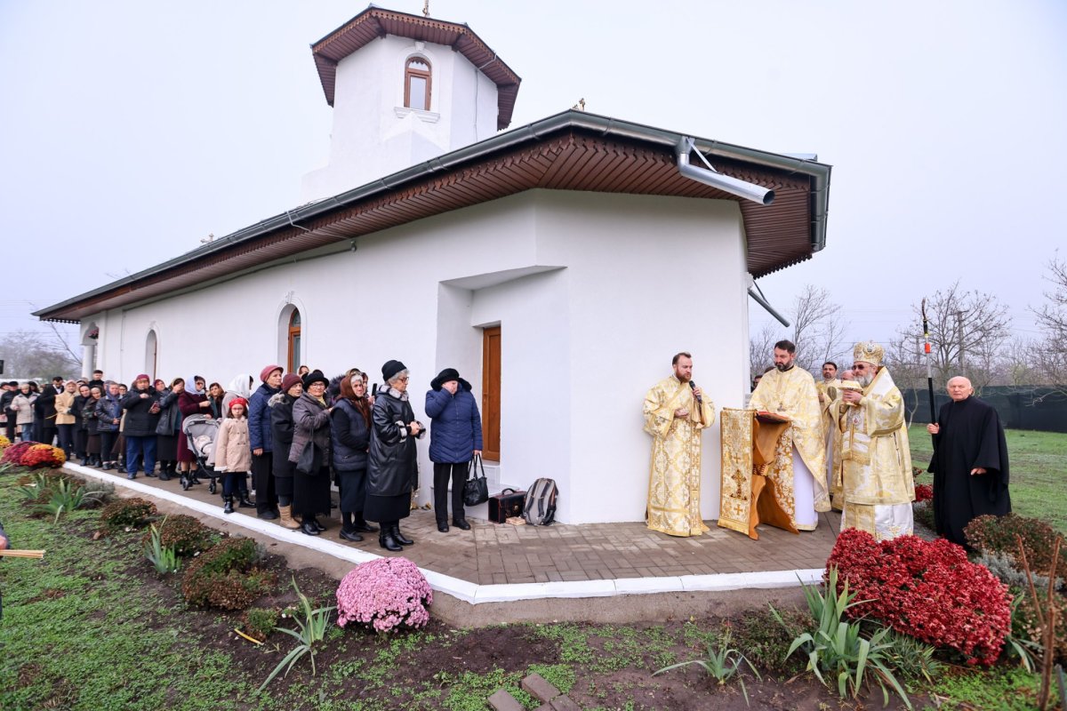 Târnosirea bisericii Parohiei Smârdanul Mic din județul Buzău 348721