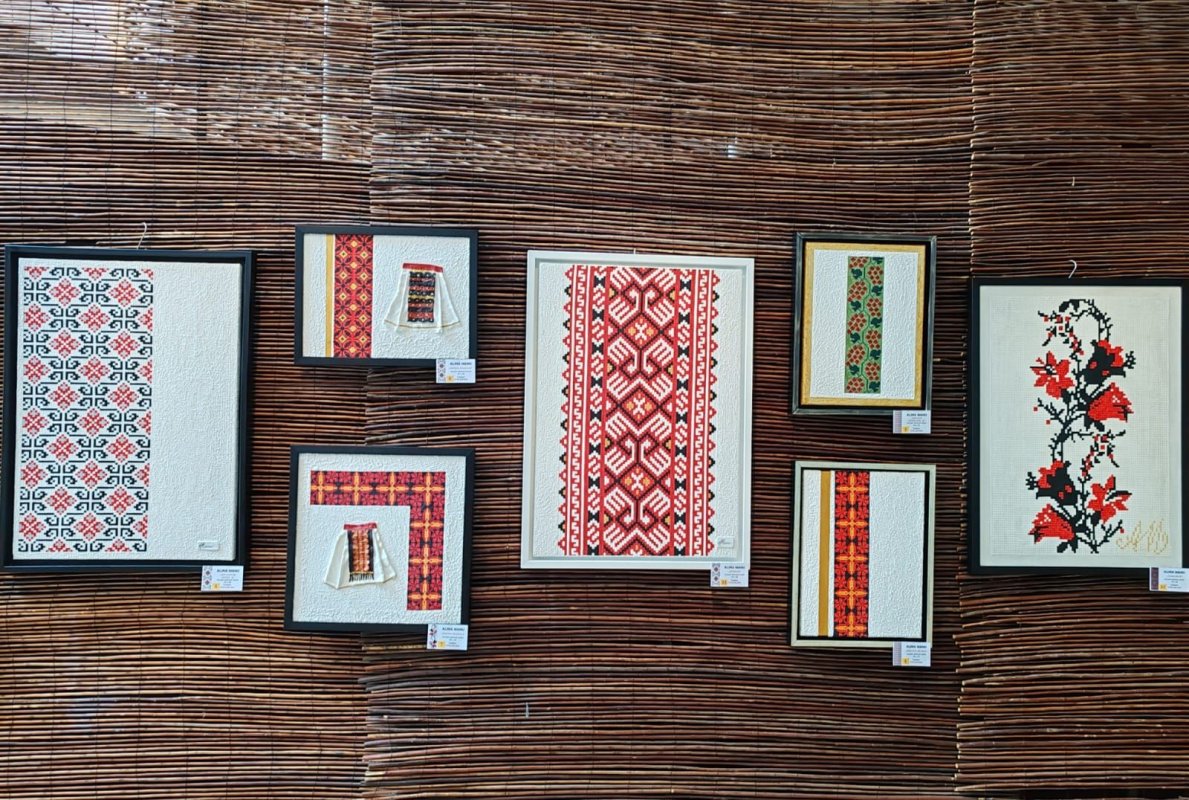 Din lada de zestre pe șevalet 348757