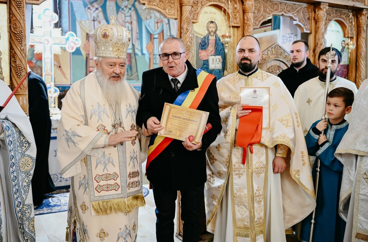 Resfințirea Bisericii „Înălțarea Domnului” din Mănăstireni 348787