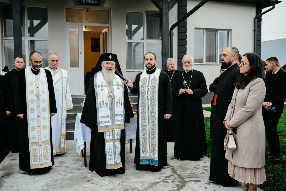 Resfințirea Bisericii „Înălțarea Domnului” din Mănăstireni 348789