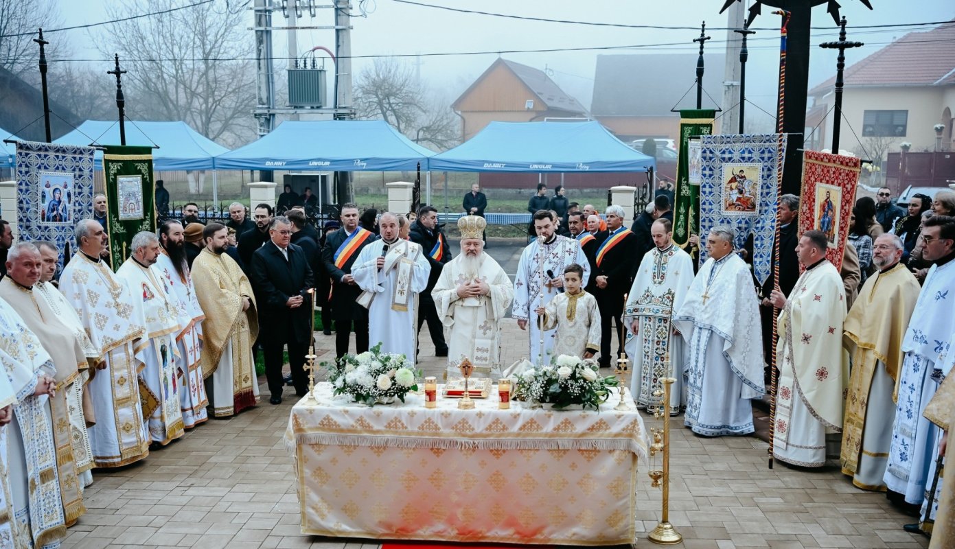 Resfințirea Bisericii „Înălțarea Domnului” din Mănăstireni 348791