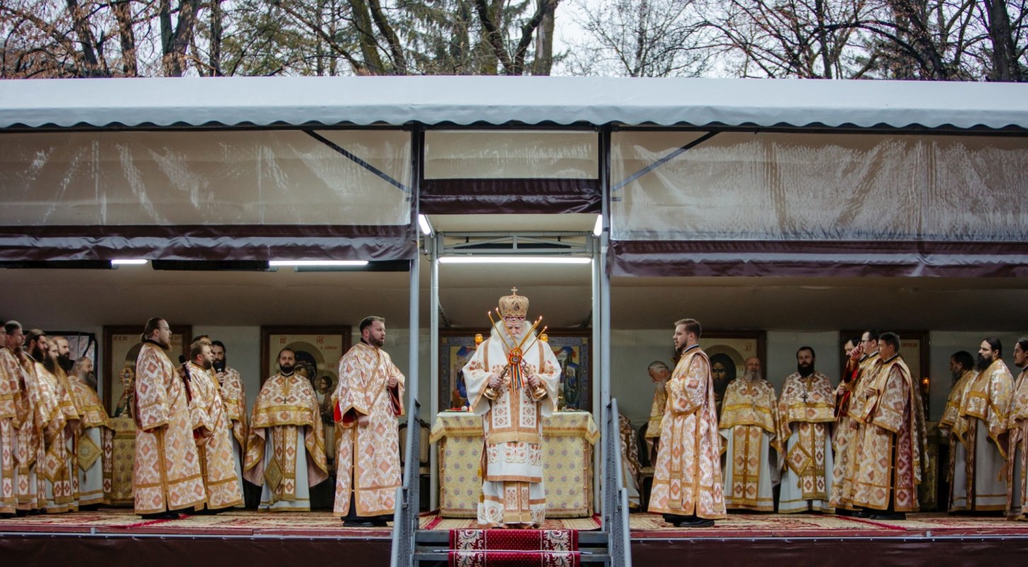 Slujire arhierească la Mănăstirea „Sfântul Ioan cel Nou” din Suceava 348808