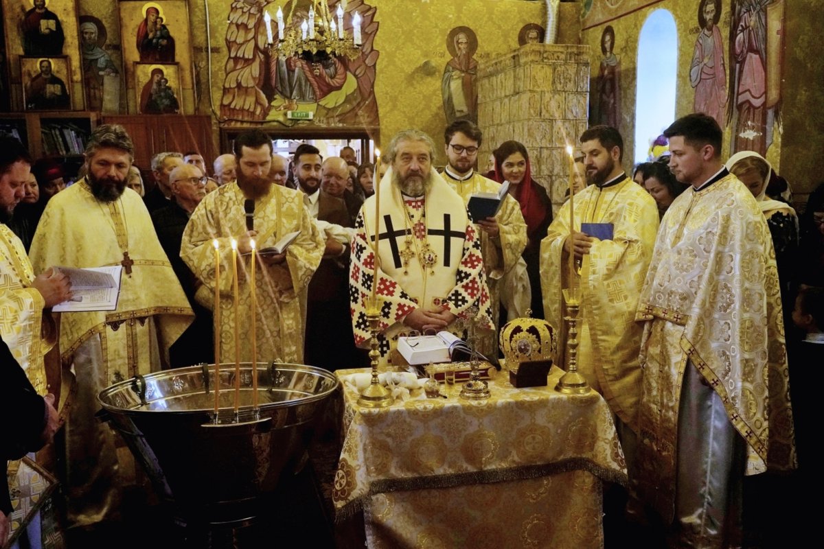 Liturghie baptismală și sfințire de clopotniță la Deleni, Iași 348925