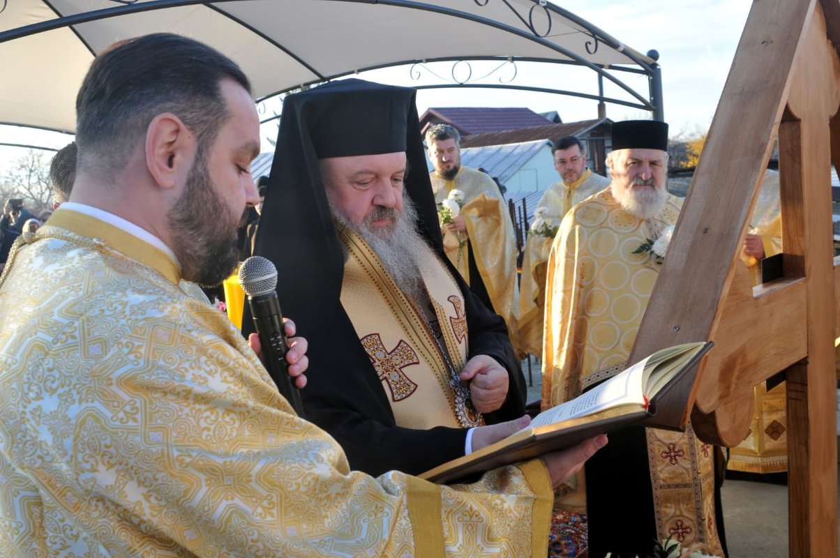 Piatră de temelie pentru o nouă biserică în județul Prahova 348951