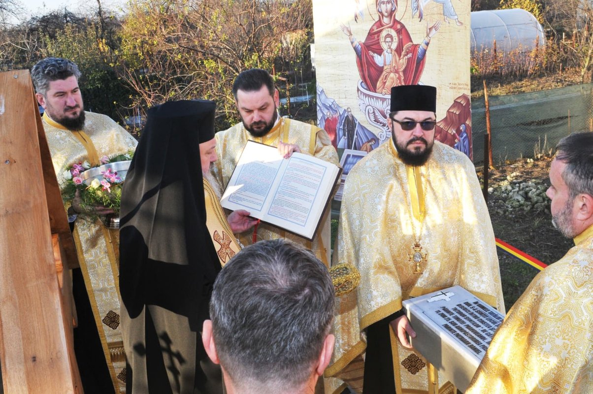 Piatră de temelie pentru o nouă biserică în județul Prahova 348952