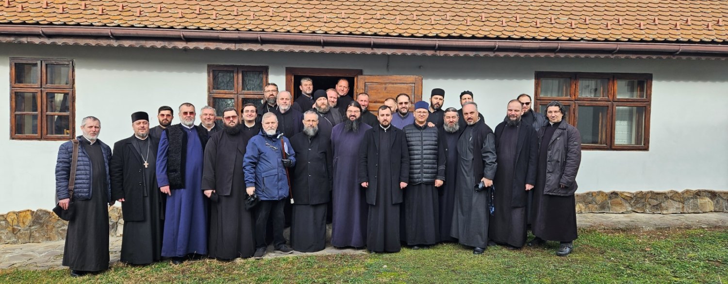 Conferinţă preoţească în satul unde s‑a născut Sfântul Dumitru Stăniloae 349005
