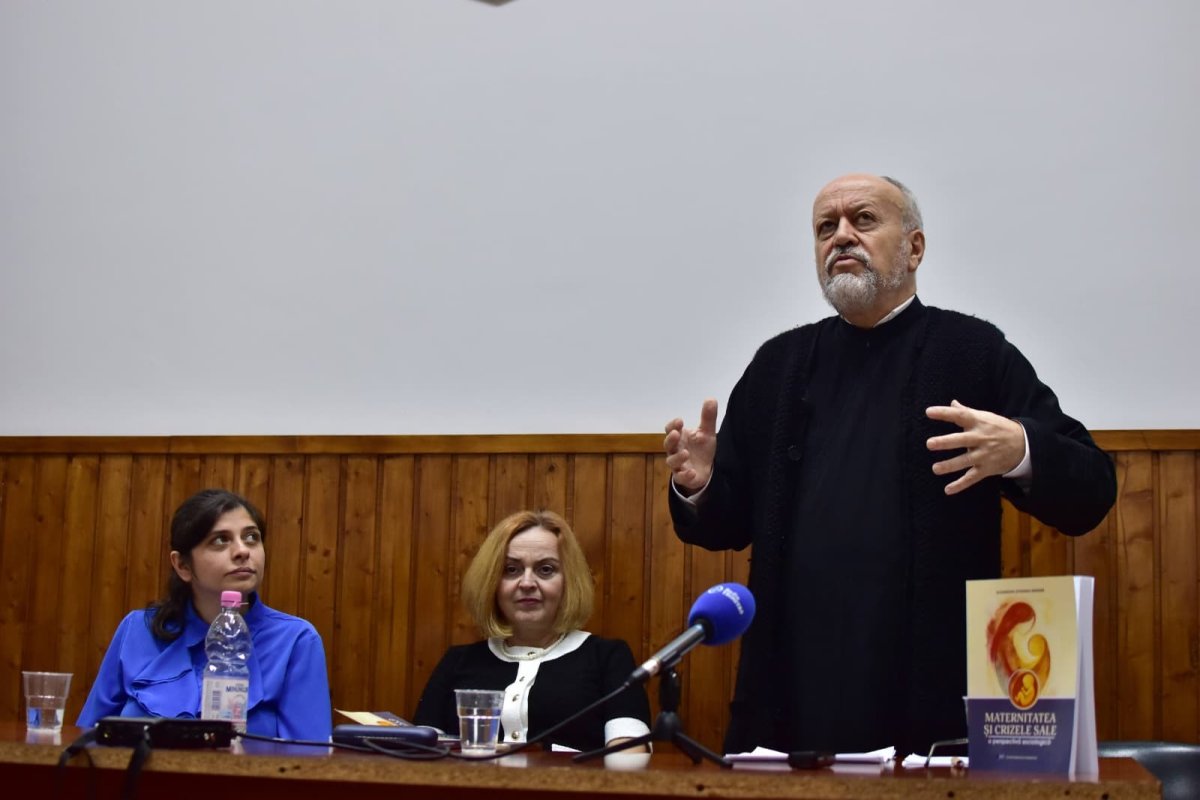 Lansarea cărții „Maternitatea și crizele sale - O perspectivă sociologică” 349017