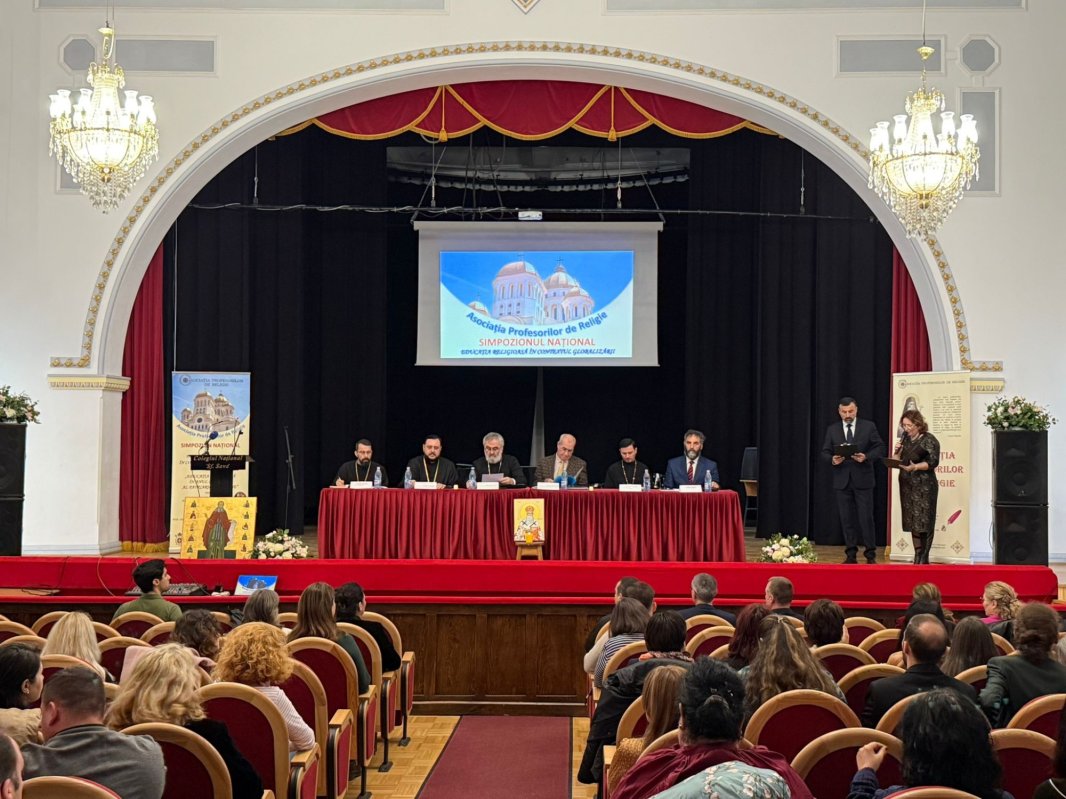 Simpozionul „Educația religioasă în contextul globalizării” la București 349021