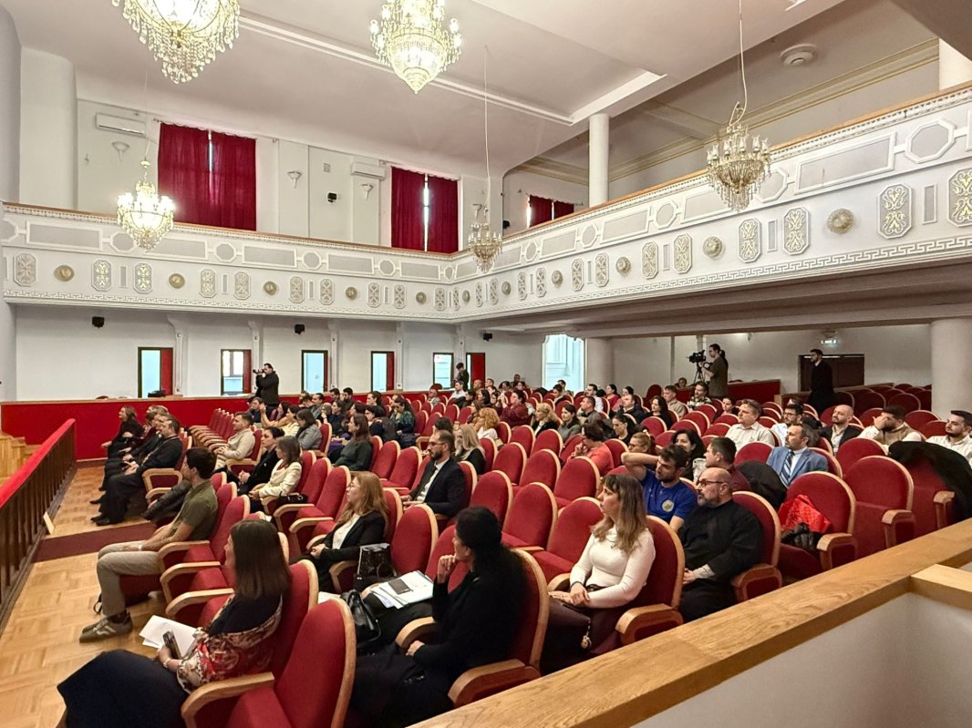 Simpozionul „Educația religioasă în contextul globalizării” la București 349022