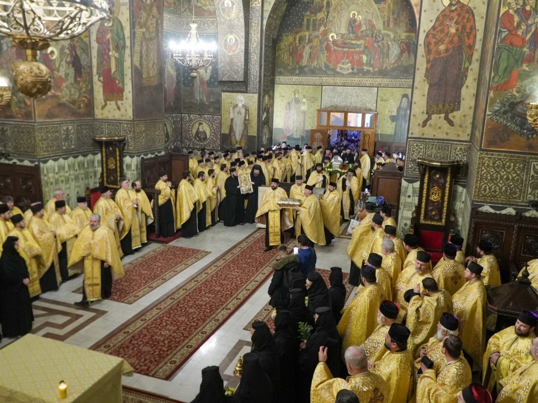 Procesiunea „Călători pe cărările sfinţilor” la Galaţi 349150