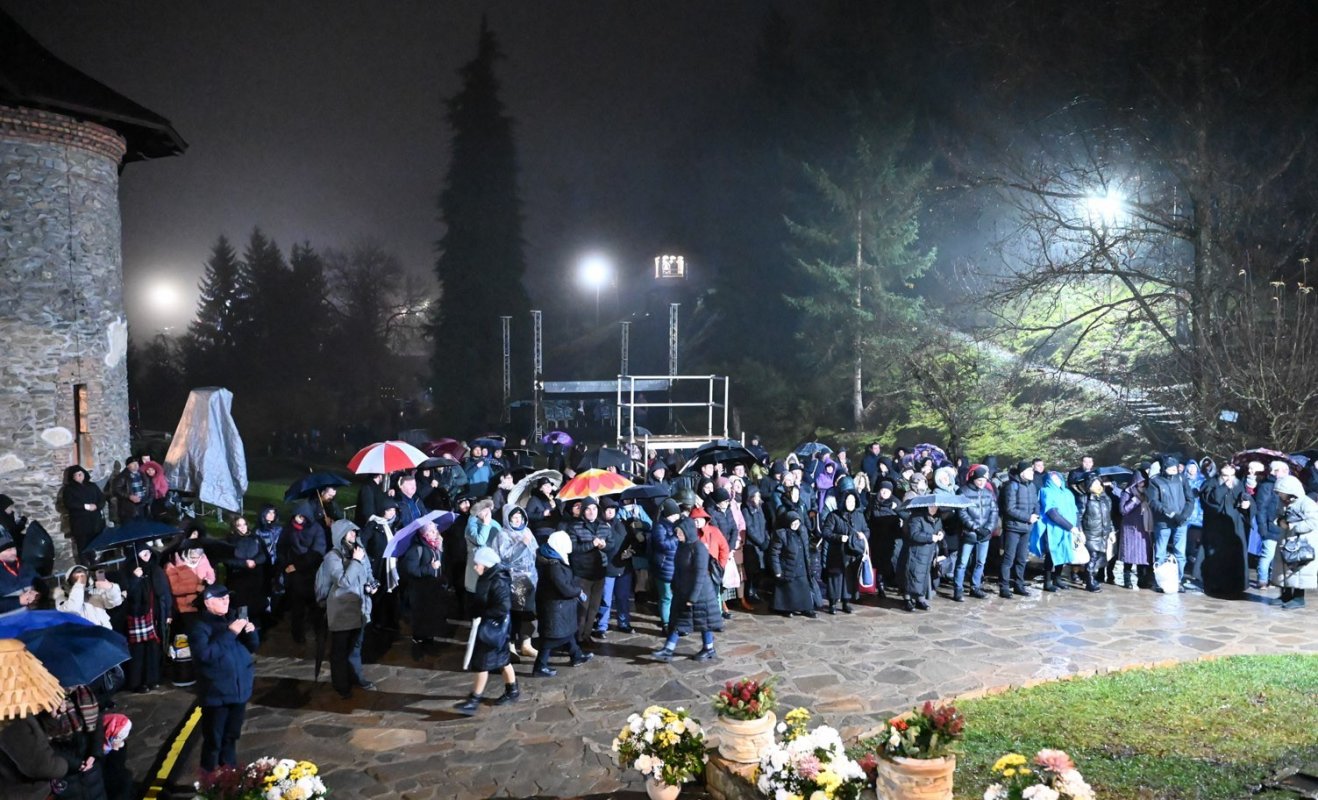 Simpozion teologic și priveghere la Mănăstirea Prislop, în cinstea Sfântului Cuvios Mărturisitor Arsenie 349133