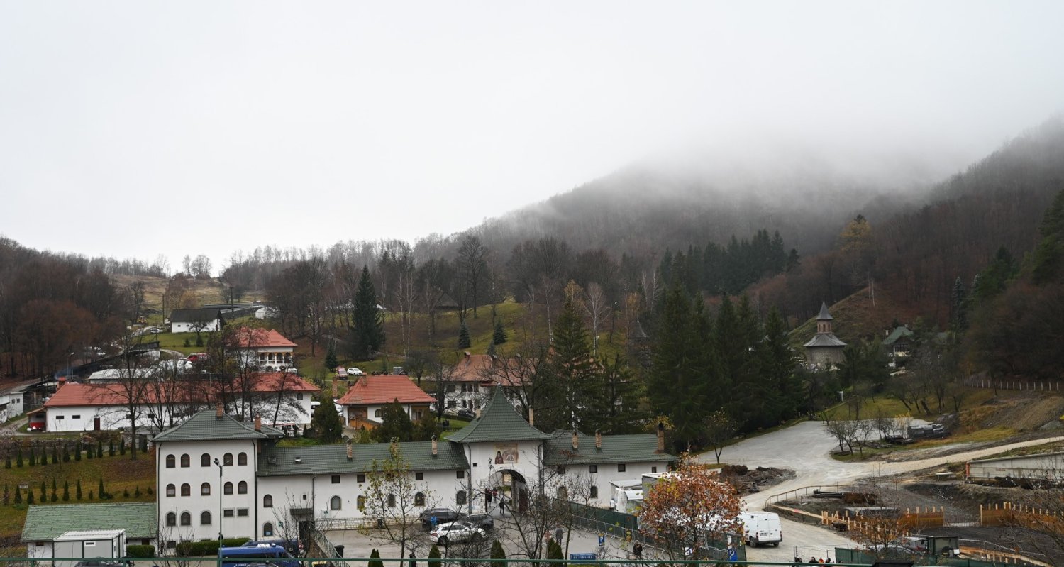 Simpozion teologic și priveghere la Mănăstirea Prislop, în cinstea Sfântului Cuvios Mărturisitor Arsenie 349140