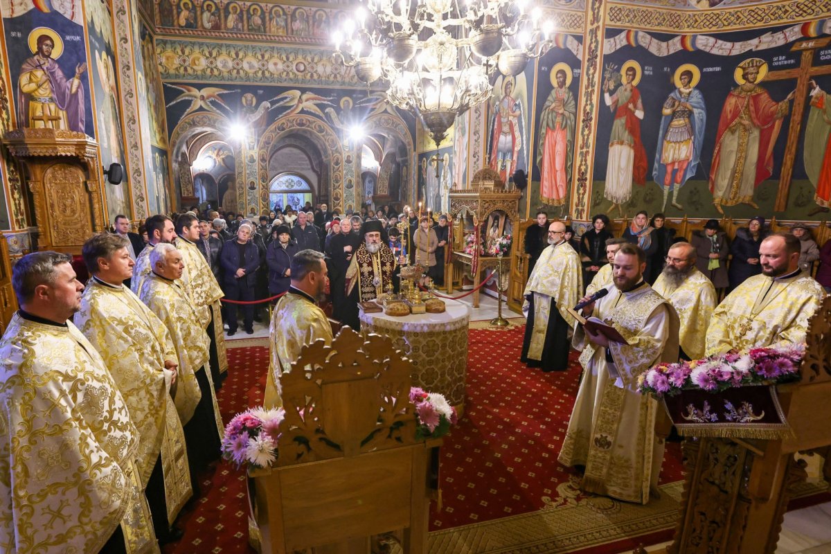 Ocrotitorul României cinstit în eparhii din Muntenia și Dobrogea 349404