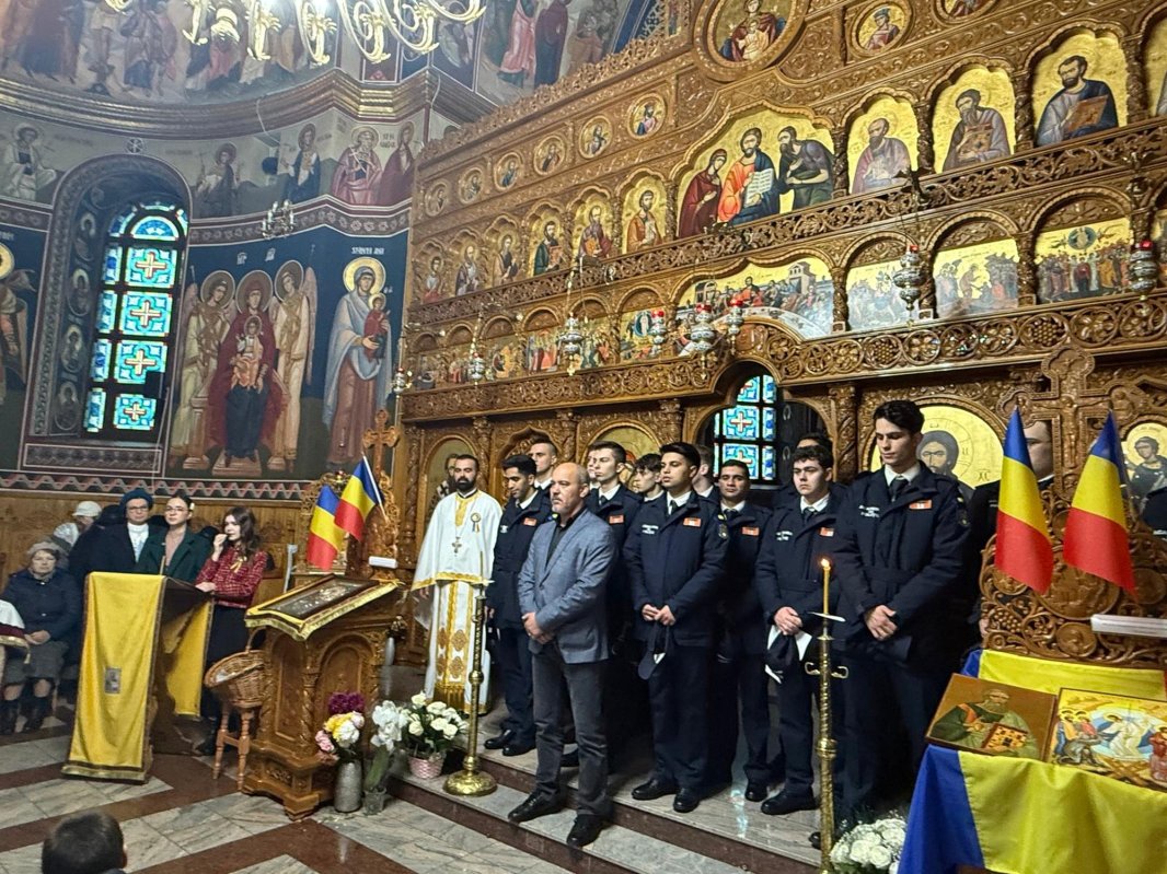 Sărbătoare națională bisericească marcată într‑o parohie bucureșteană 349363