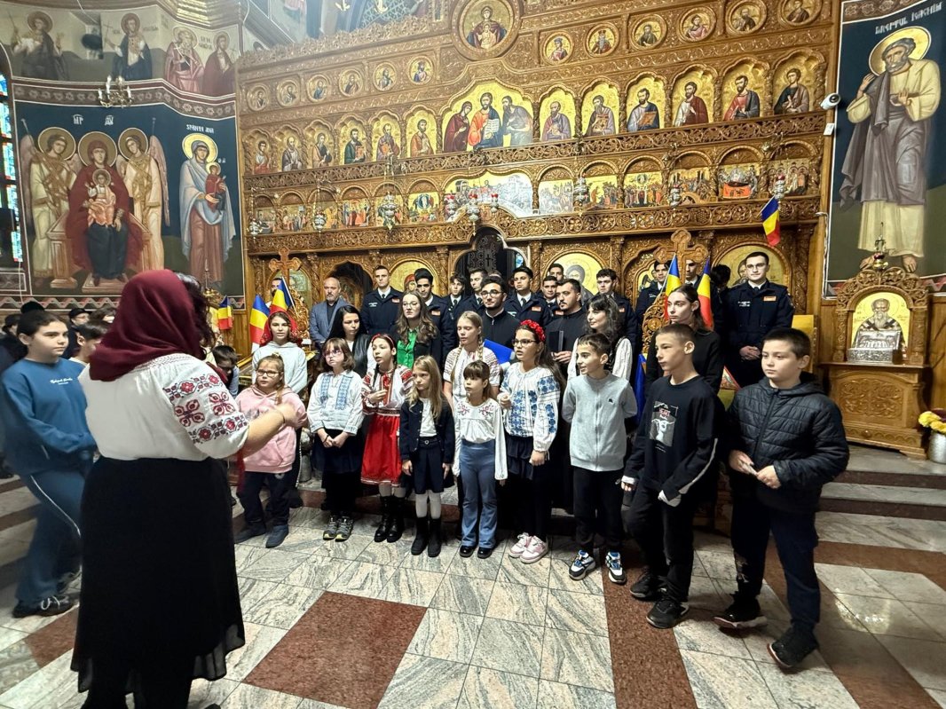 Sărbătoare națională bisericească marcată într‑o parohie bucureșteană 349366