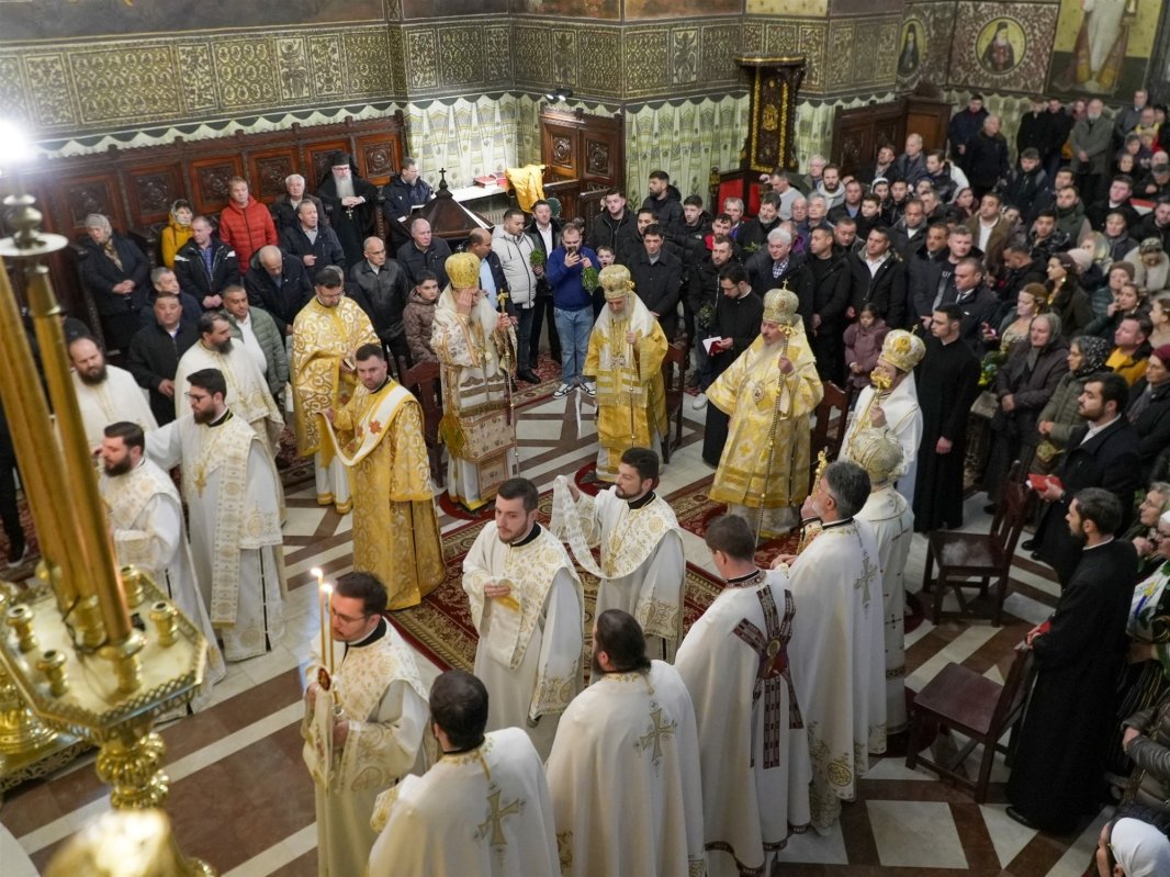 Cinstire adusă de credincioșii gălățeni Apostolului românilor 349496