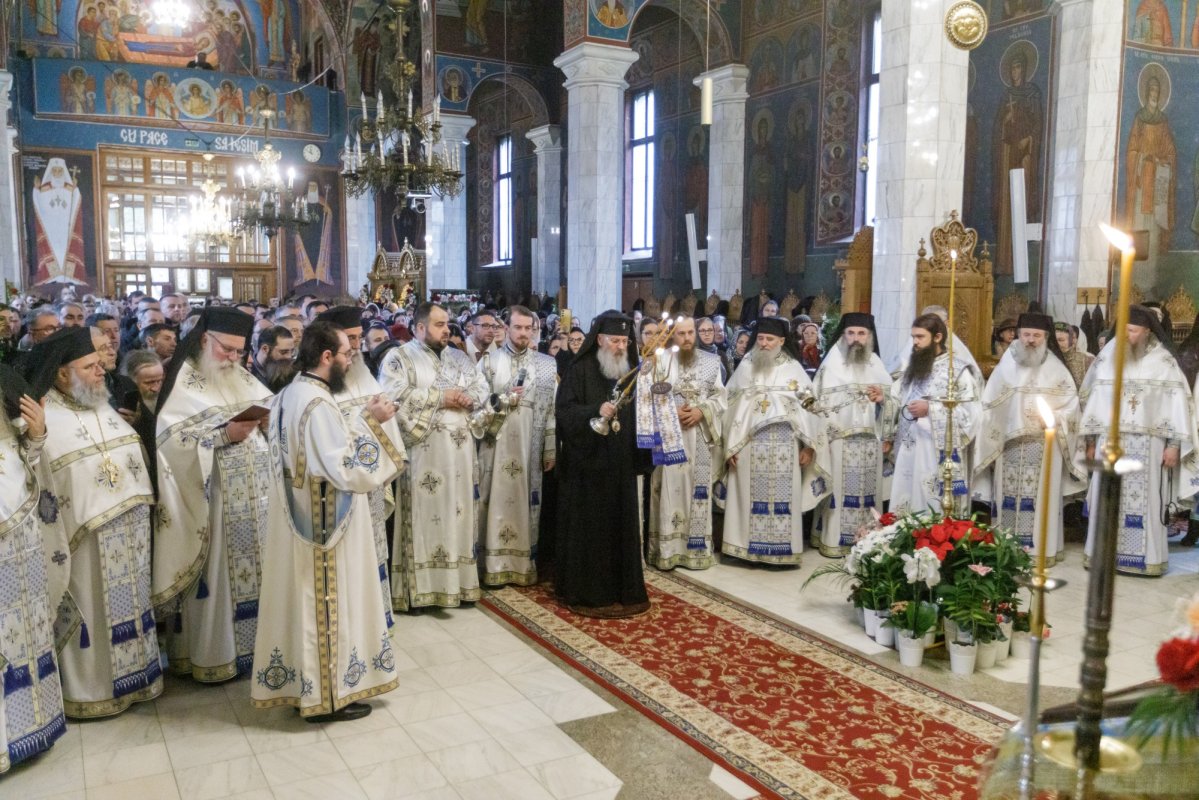 Prima celebrare a Sfinților Cleopa și Paisie la Mănăstirea Sihăstria 349475