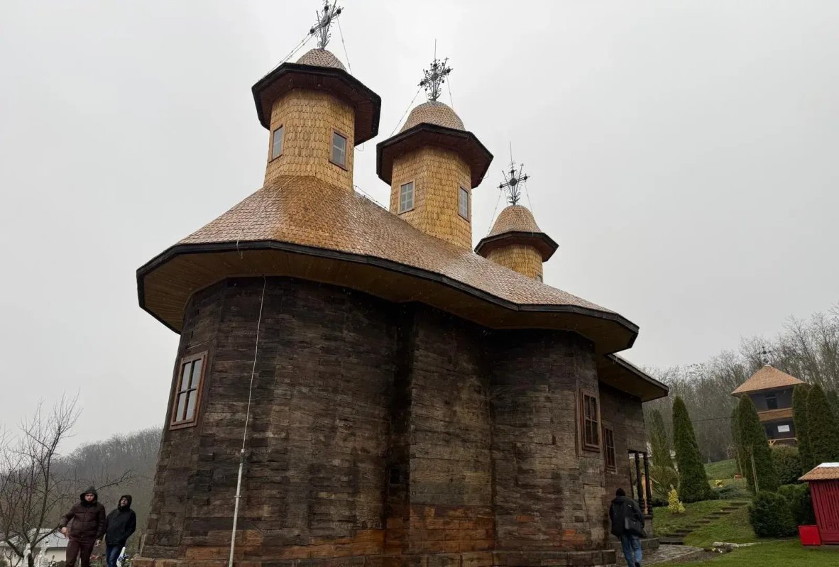 O bijuterie a artei populare, sculptată în lemn, a fost salvată 349525