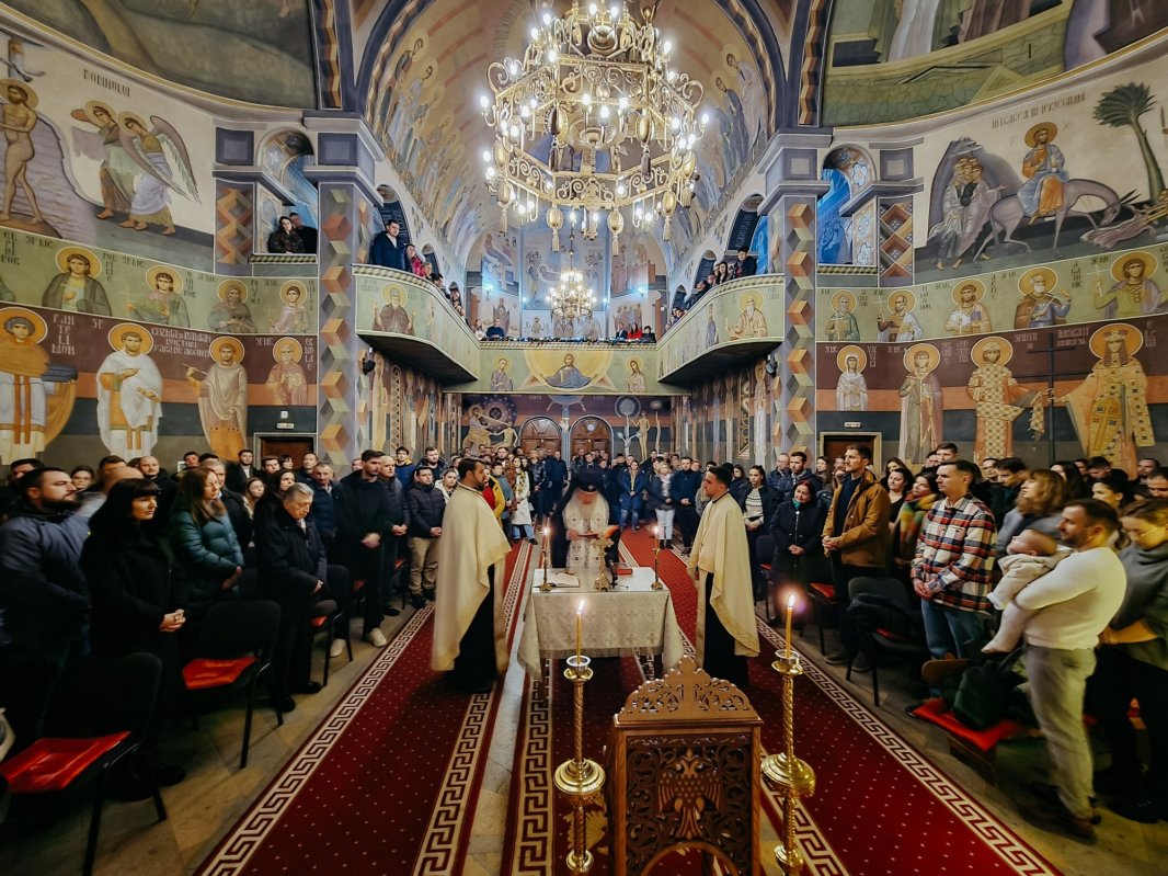 Binecuvântare arhierească pentru familiile tinere din Cluj-Napoca 349598