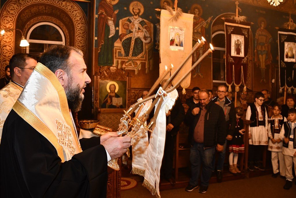 Binecuvântare arhierească în Parohia Mâtnicu Mare din Banat 349775