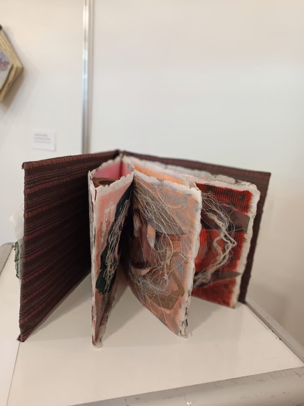 „Metalibris”, expoziție de carte-obiect la Gaudeamus 349696