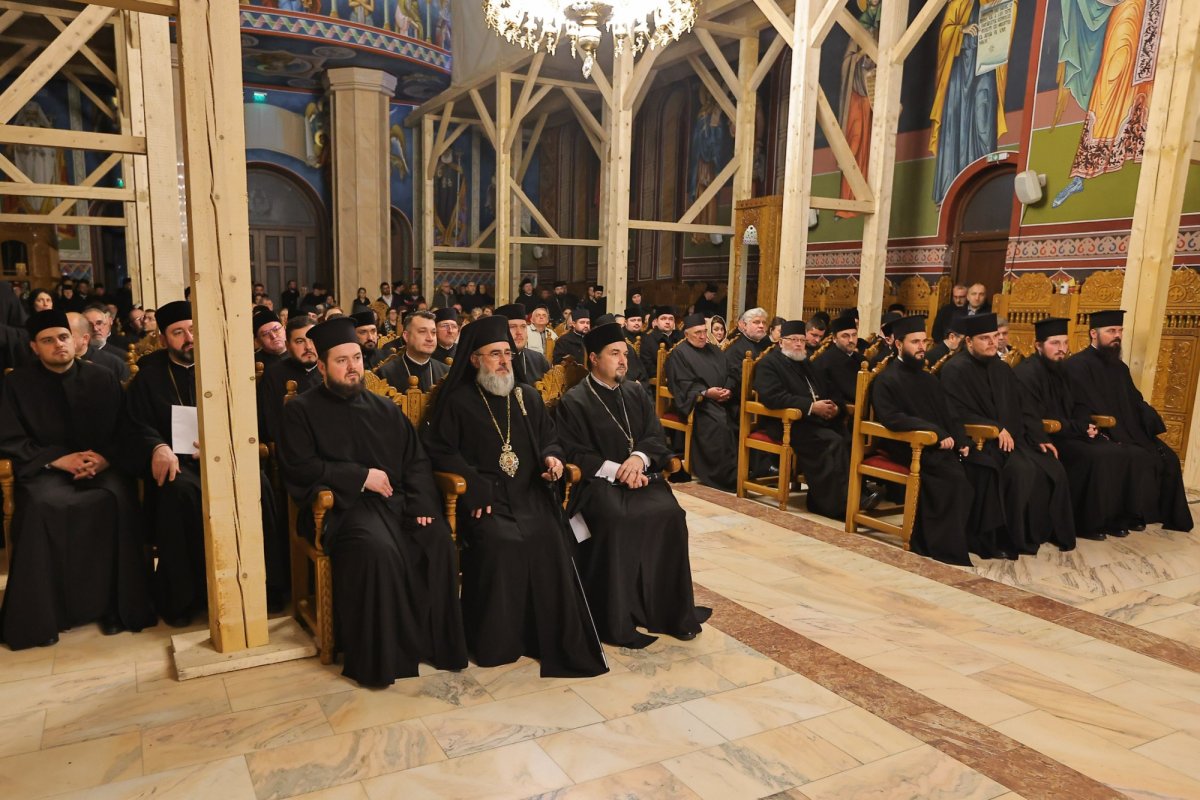 Părintele Arsenie Muscalu a conferențiat la Buzău 349769