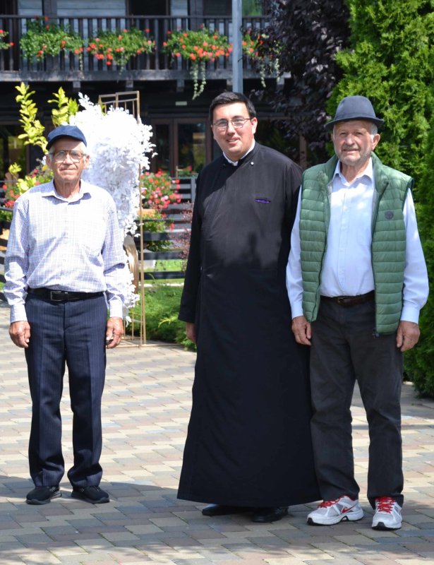 Prietenii de la Mălini ai Sfântului Cleopa 349119