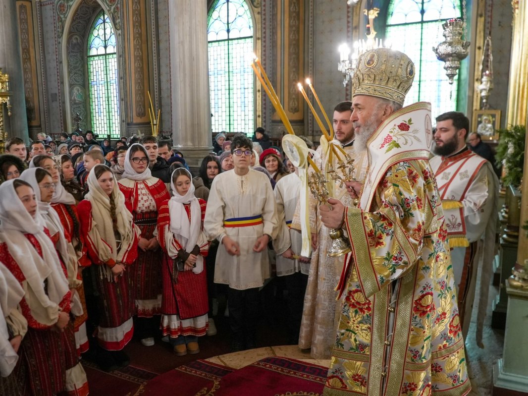 Cinstirea ierarhului milostiv iubit de copii, în Muntenia și Dobrogea 350016