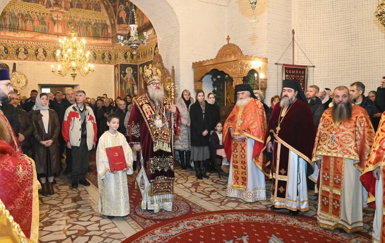 Cinstirea ierarhului milostiv iubit de copii, în Muntenia și Dobrogea 350017