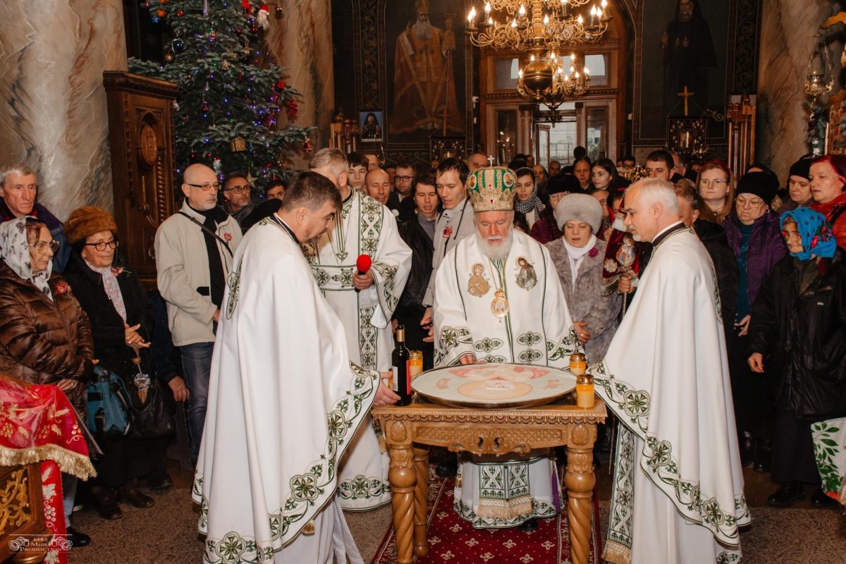 Cinstirea ierarhului milostiv iubit de copii, în Muntenia și Dobrogea 350018