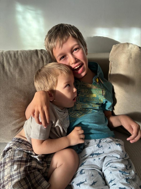 Fiți o verigă în lanțul de lumină pentru Ioan și Teodor! 350103