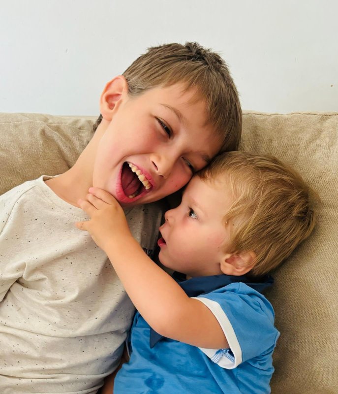 Fiți o verigă în lanțul de lumină pentru Ioan și Teodor! 350104