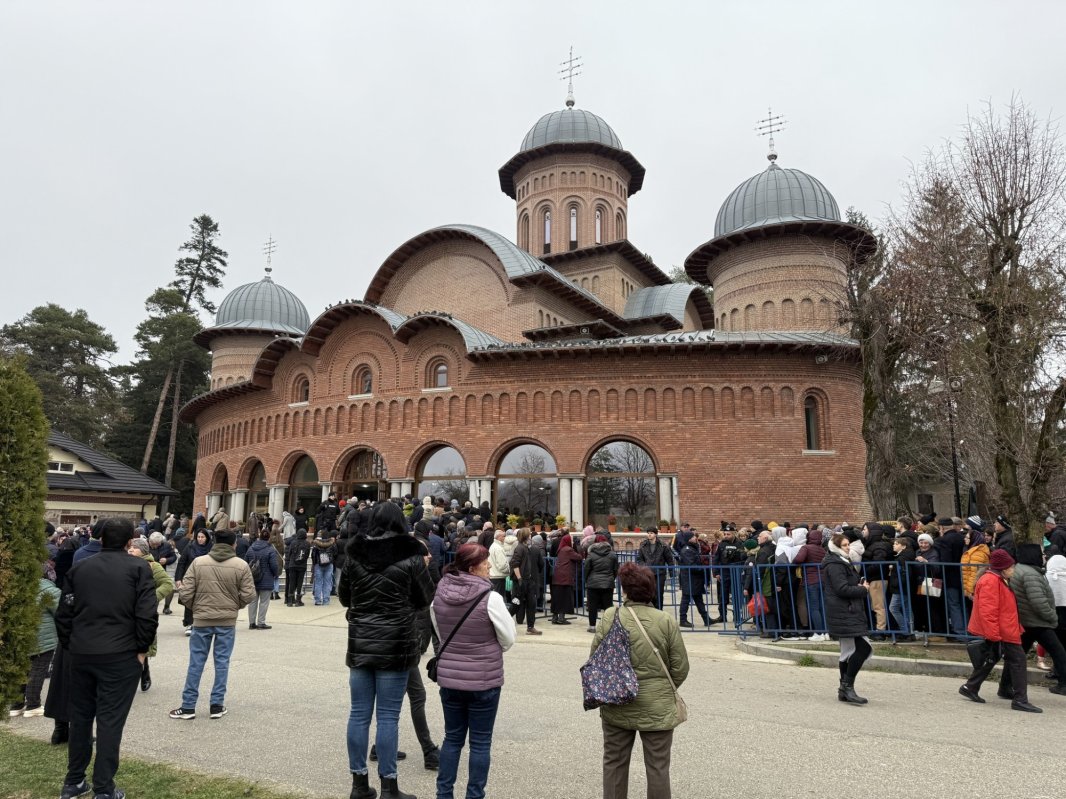 Rugăciune şi filantropie de ziua Sfintei Muceniţe Filofteia 350072