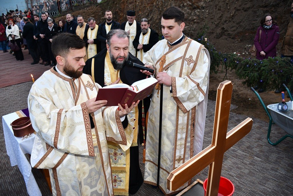 Sfințire de pictură și piatră de temelie pentru un paraclis în Banatul Montan 350044