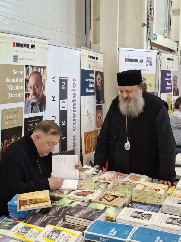 Valiza de lemn - o carte plină de înțelesuri profunde 350089