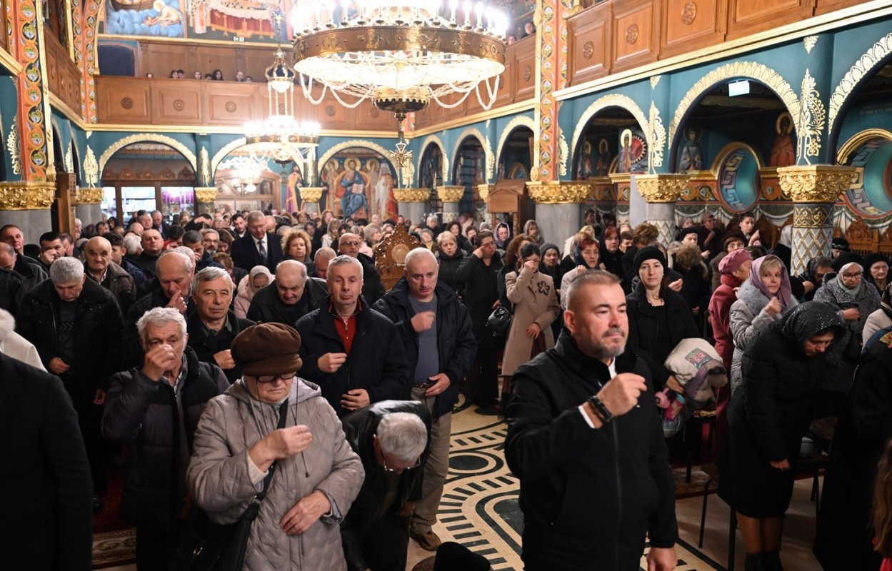 Hramul de iarnă al Catedralei Episcopale din Deva 350135