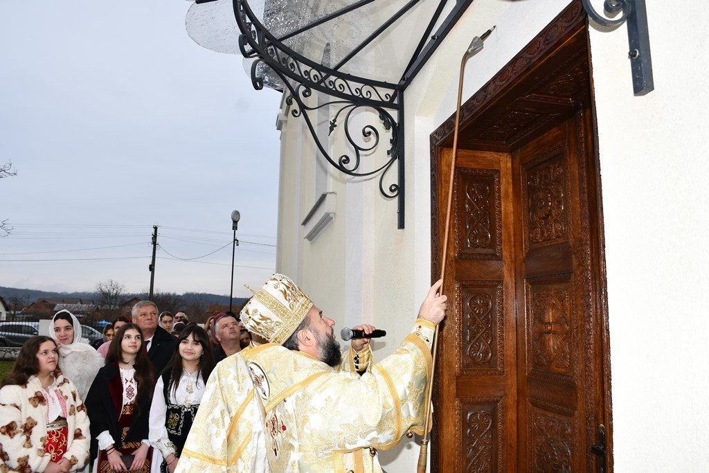 Înnoire la biserica din Prisaca, județul Caraș‑Severin 350168