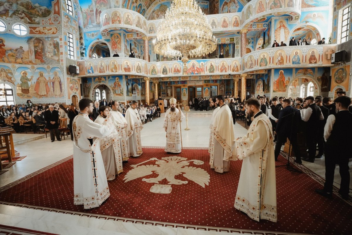 Sărbătoare pentru elevii Liceului Ortodox „Sfântul Nicolae” din Zalău 350143