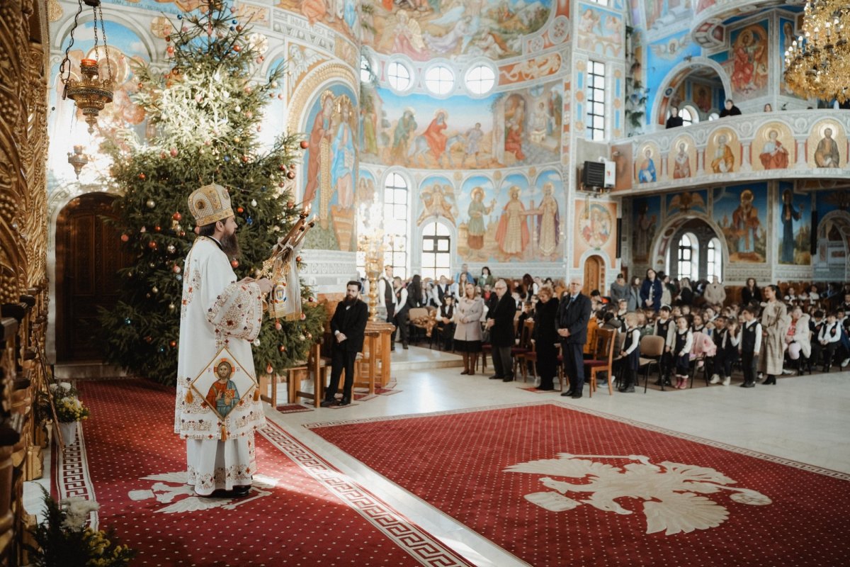 Sărbătoare pentru elevii Liceului Ortodox „Sfântul Nicolae” din Zalău 350145