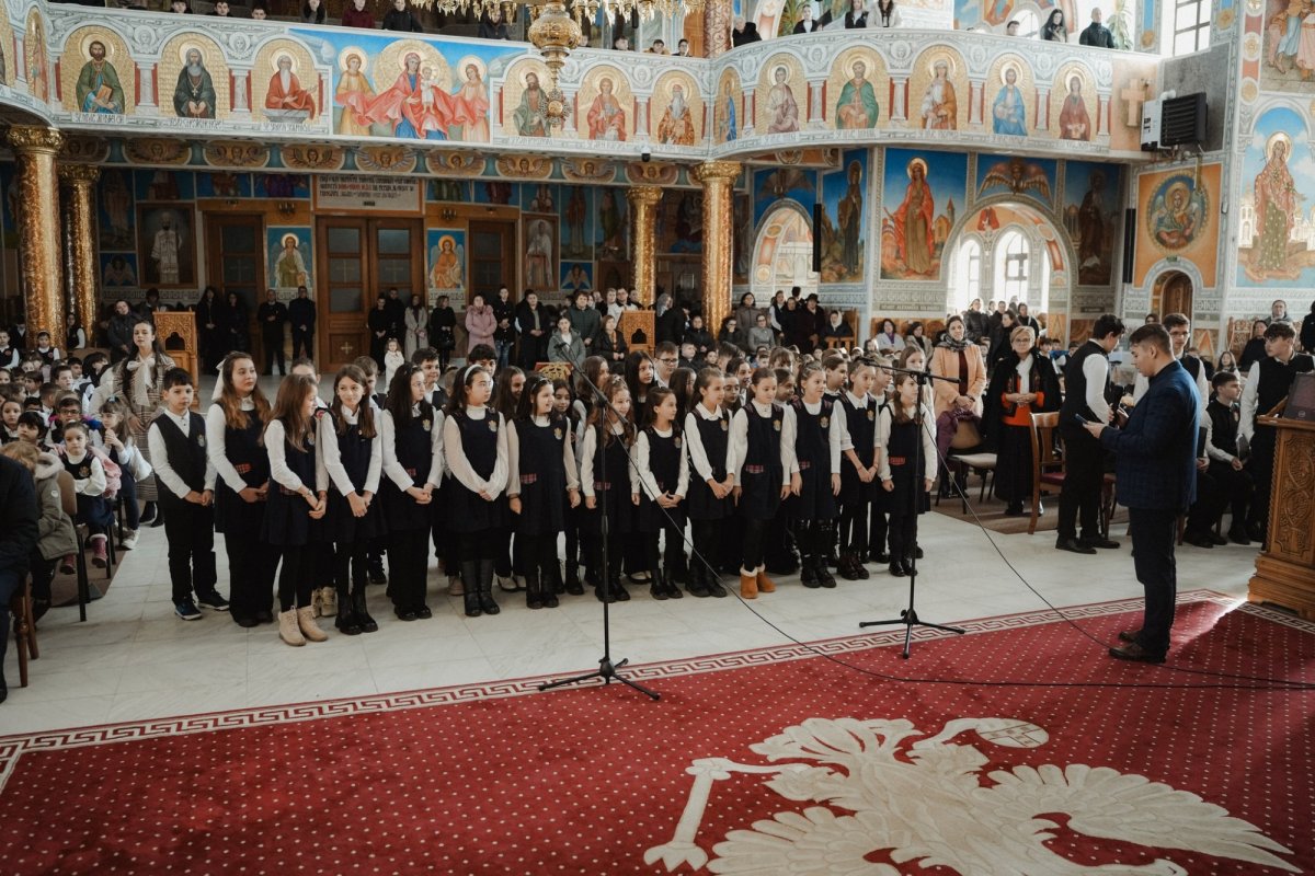 Sărbătoare pentru elevii Liceului Ortodox „Sfântul Nicolae” din Zalău 350146