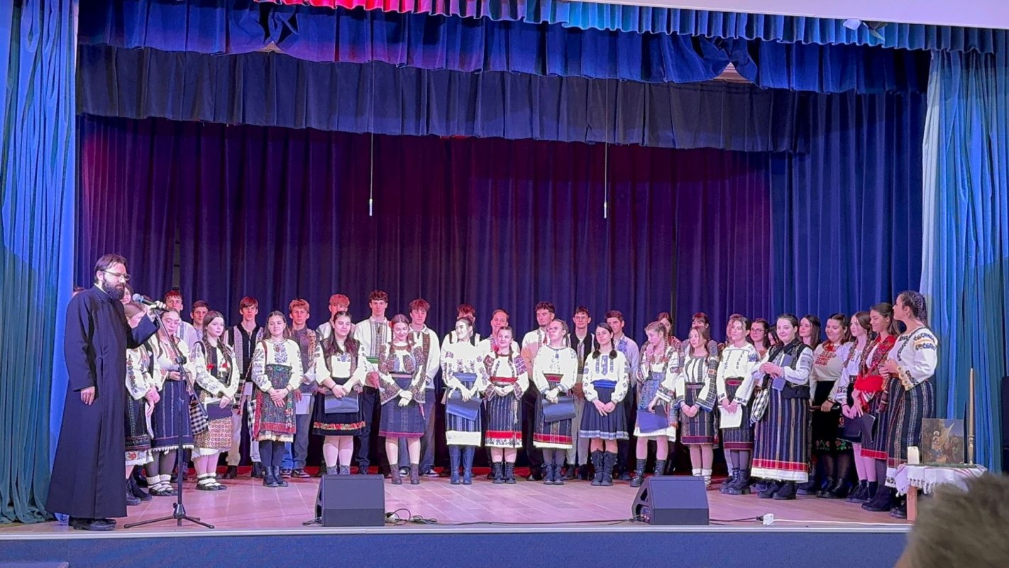 Concert de colinde al Asociației Culturale „Sfântul Mitropolit Dosoftei” 350225