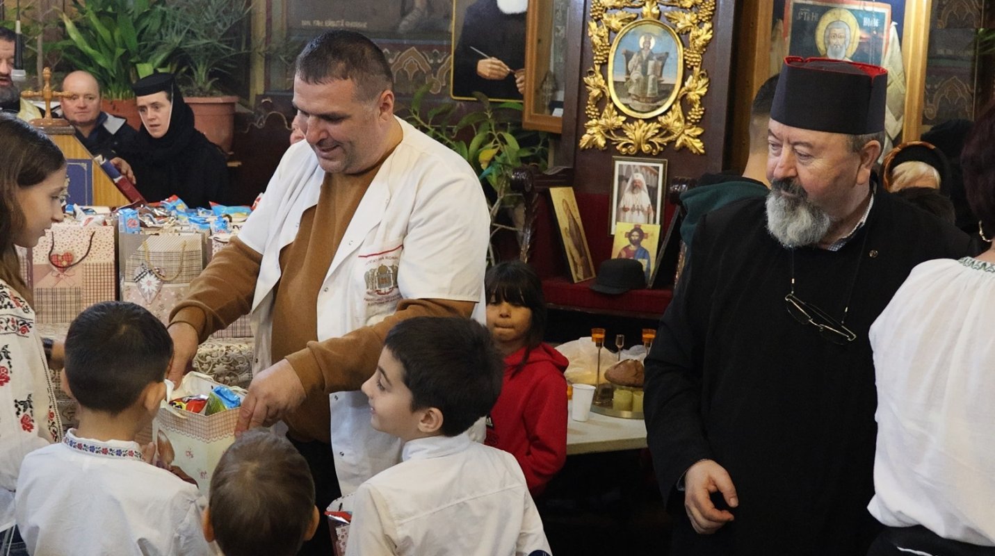 Generozitatea Sfântului Nicolae arătată celor mici prin voluntarii bucureșteni 350233