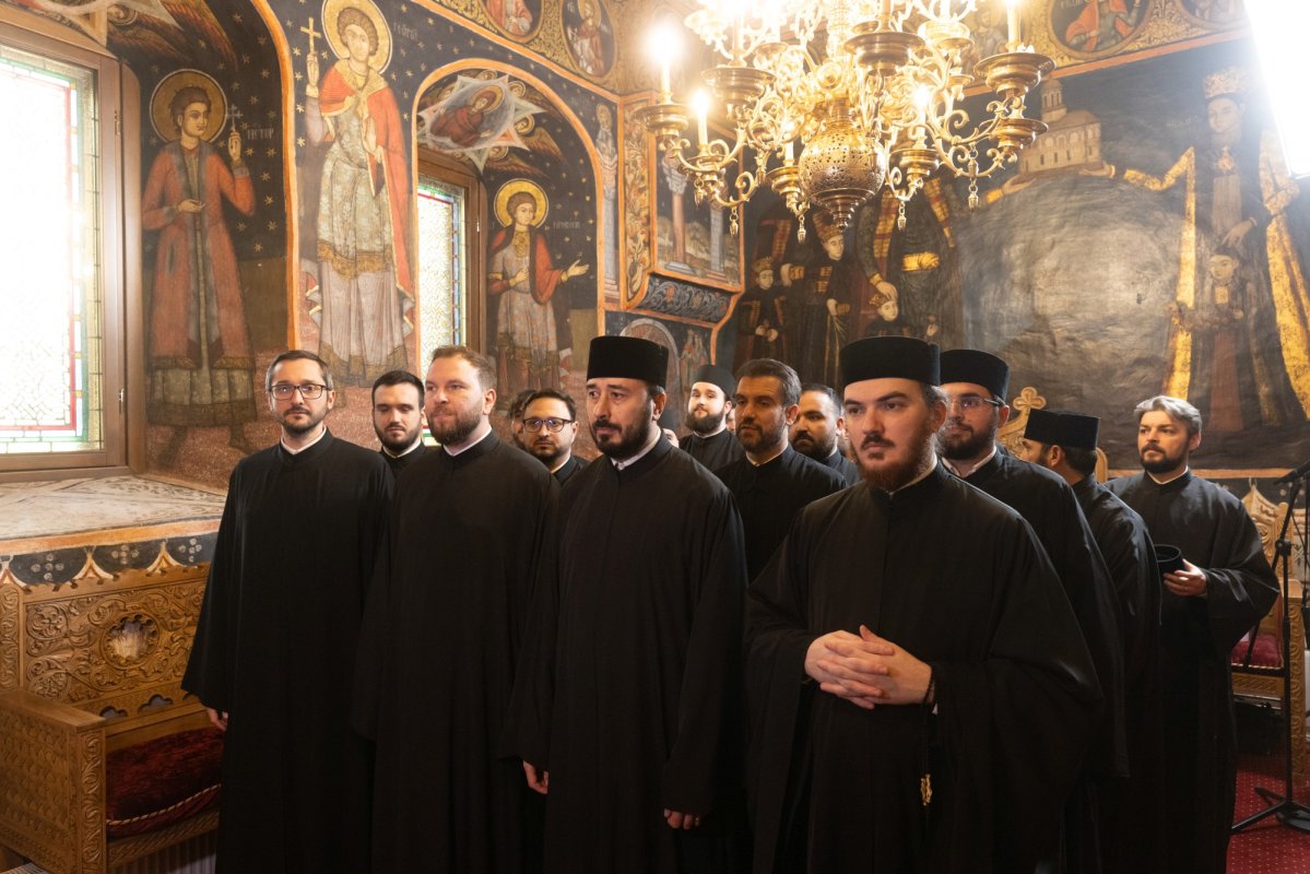 Hirotesii de noi duhovnici în Arhiepiscopia Bucureștilor  350238