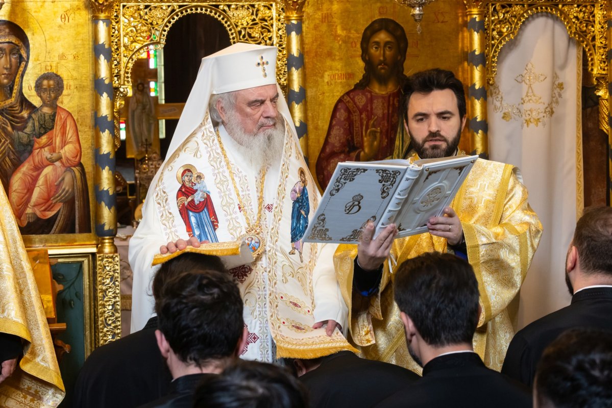 Hirotesii de noi duhovnici în Arhiepiscopia Bucureștilor  350240
