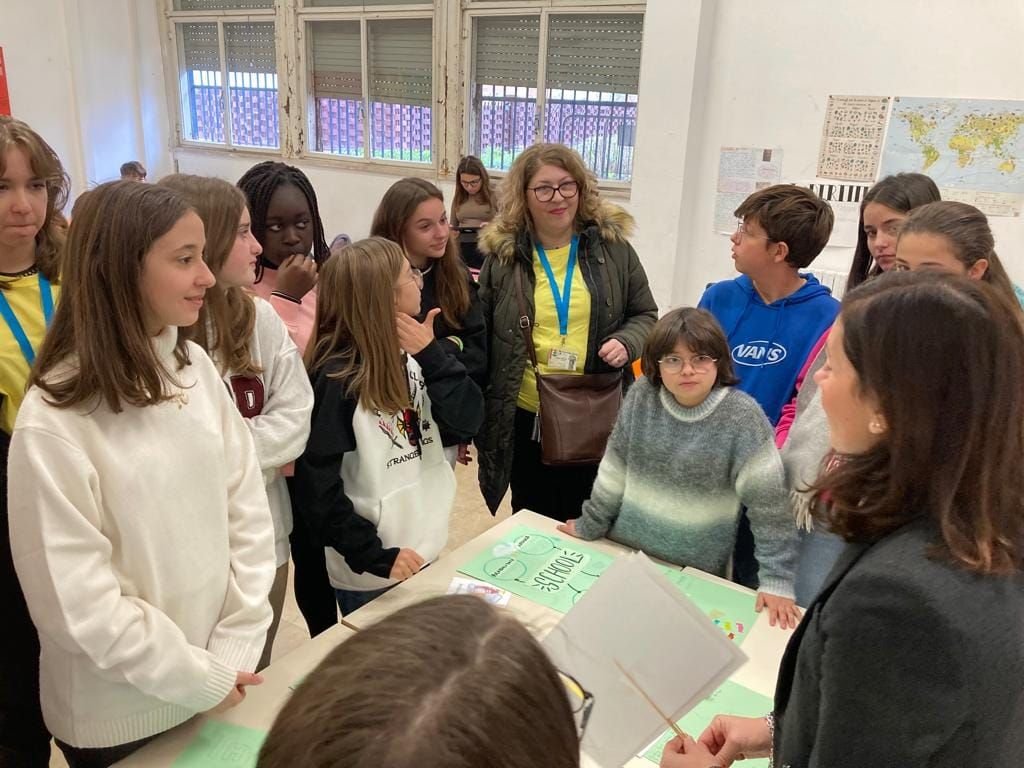 Școala viitorului: elevi autonomi și implicați, profesori „ghizi” 350127