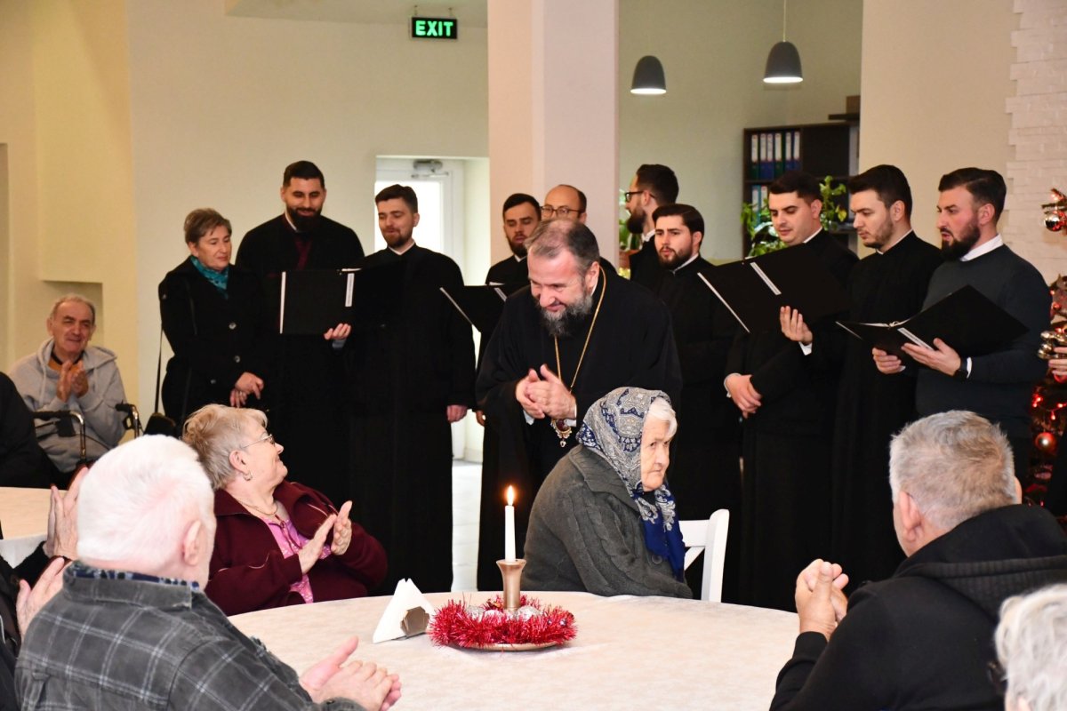 Colinde și daruri pentru beneficiarii mai multor instituții medicale și social‑filantropice 350392